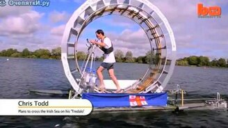 Человек на колесе для хомяков - смотреть видео (1:01)