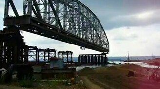 Падение железнодорожного пролёта - смотреть видео (0:27)