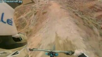 Опасная горная трасса велосипедистов - смотреть видео (1:37)