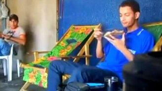 Разыграли парня с креслом - смотреть видео (0:53)