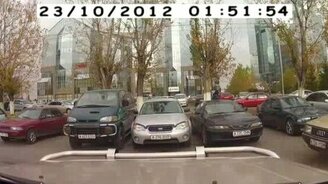 Случай на казахской парковке - смотреть видео (3:29)