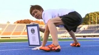 Рекорд по бегу на четвереньках - смотреть видео (0:55)