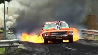 Эффектный отжиг резины - смотреть видео (2:24)