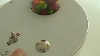 Сортировальная машина для конфет - смотреть видео (1:43)