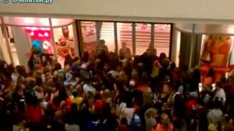 Девушки-зомби в магазине - смотреть видео (1:16)