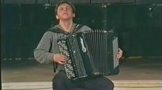 Искусная игра на баяне - смотреть видео (3:30)