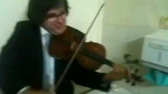 Дуэт скрипки и крана - смотреть видео (1:21)