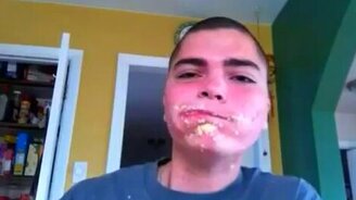 Как съесть кукурузу за 10 секунд - смотреть видео (0:22)