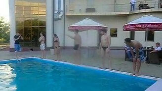 Пловец увлёкся - смотреть видео (0:49)