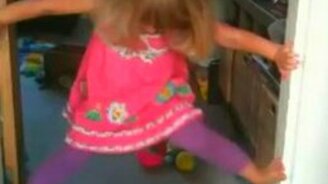 Девочка-паук - смотреть видео (0:38)