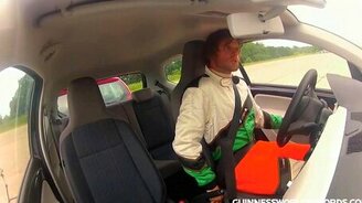 Рекорд параллельной парковки - смотреть видео (1:31)