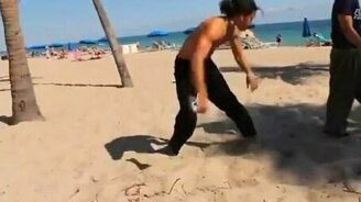 Лицом в песок - смотреть видео (0:36)