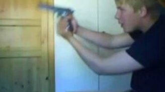 Опасный стрелок - смотреть видео (0:10)