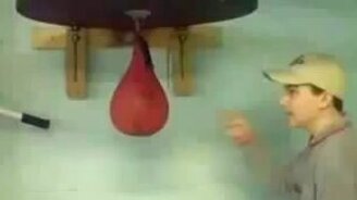 Непризнанный боксёр - смотреть видео (0:28)