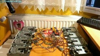 Оркестр из дисководов - смотреть видео (3:52)