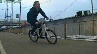 Крутой трюк на велике - смотреть видео (0:19)