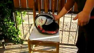 Краш-тест мотоциклетных шлемов - смотреть видео (2:36)