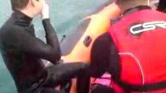 Дайвер против акулы - смотреть видео (0:57)