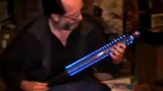 Инопланетная электрогитара - смотреть видео (1:05)