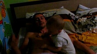 Ребёнок и отцовская шерсть - смотреть видео (1:41)