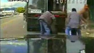 Разбор полицейской машины - смотреть видео (1:17)