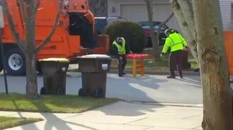 Мусорщики отдыхают - смотреть видео (0:44)