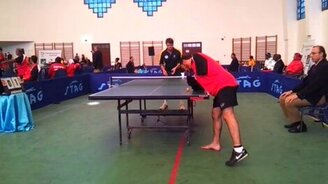 Теннисист без рук - смотреть видео (0:23)