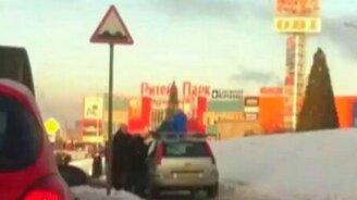 Не дал проехать по тротуару - смотреть видео (1:04)