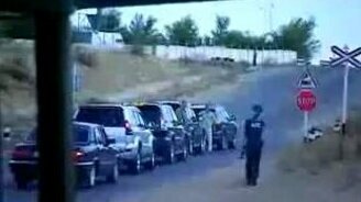 Испугался джипов - смотреть видео (1:27)