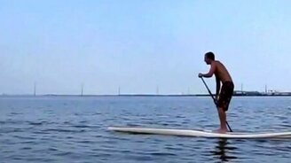 Неожиданность для сёрфера - смотреть видео (0:39)