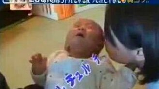 Отличный способ успокоить малыша - смотреть видео (2:20)