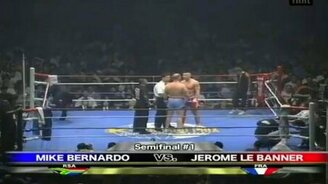 Странное приветстви боксёров - смотреть видео (0:21)