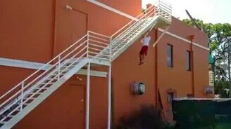 Чуть-чуть не долез до верха - смотреть видео (0:31)