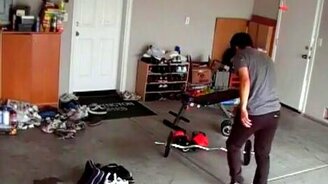 Качок против мышки - смотреть видео (0:43)