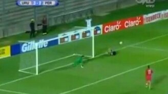 Крутой вратарь! - смотреть видео (1:29)