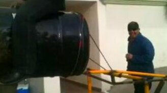 Прокатился на самодельном быке - смотреть видео (0:30)