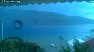 Молния ударила в море - смотреть видео (0:27)