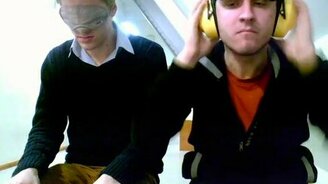 Виртуозы по сборке кубика Рубика - смотреть видео (2:20)