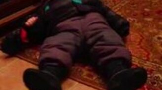 Ребёнок отрубился - смотреть видео (0:26)