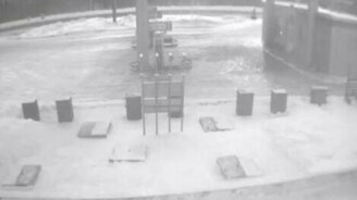 Суровый орловский снегоуборщик - смотреть видео (0:32)