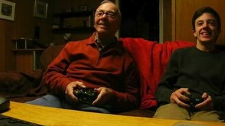 Дедушка впервые играет в компьютер - смотреть видео (2:24)