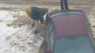 Синяя лопатка и гламурные труселя - смотреть видео (2:22)