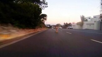 Рискованный даунхилл - смотреть видео (2:14)