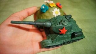 Подарок дедушке - не для войны - смотреть видео (2:03)