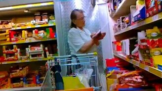 Ведьма в магазине - смотреть видео (0:48)