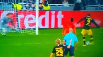 Финт футболиста - смотреть видео (0:40)