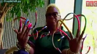 Как живётся с длинными ногтями - смотреть видео (3:05)