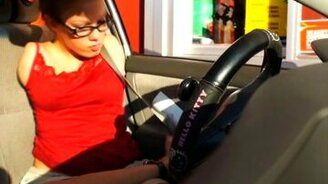 Девушка без рук в Макдональдсе - смотреть видео (2:04)