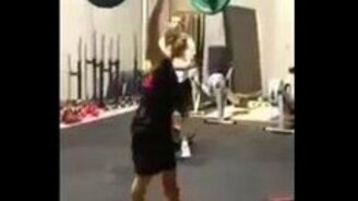 Ловкий подъём штанги - смотреть видео (0:08)