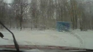 Этот неловкий момент на дороге... - смотреть видео (0:09)